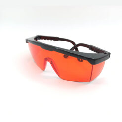 cube-orange-glasses